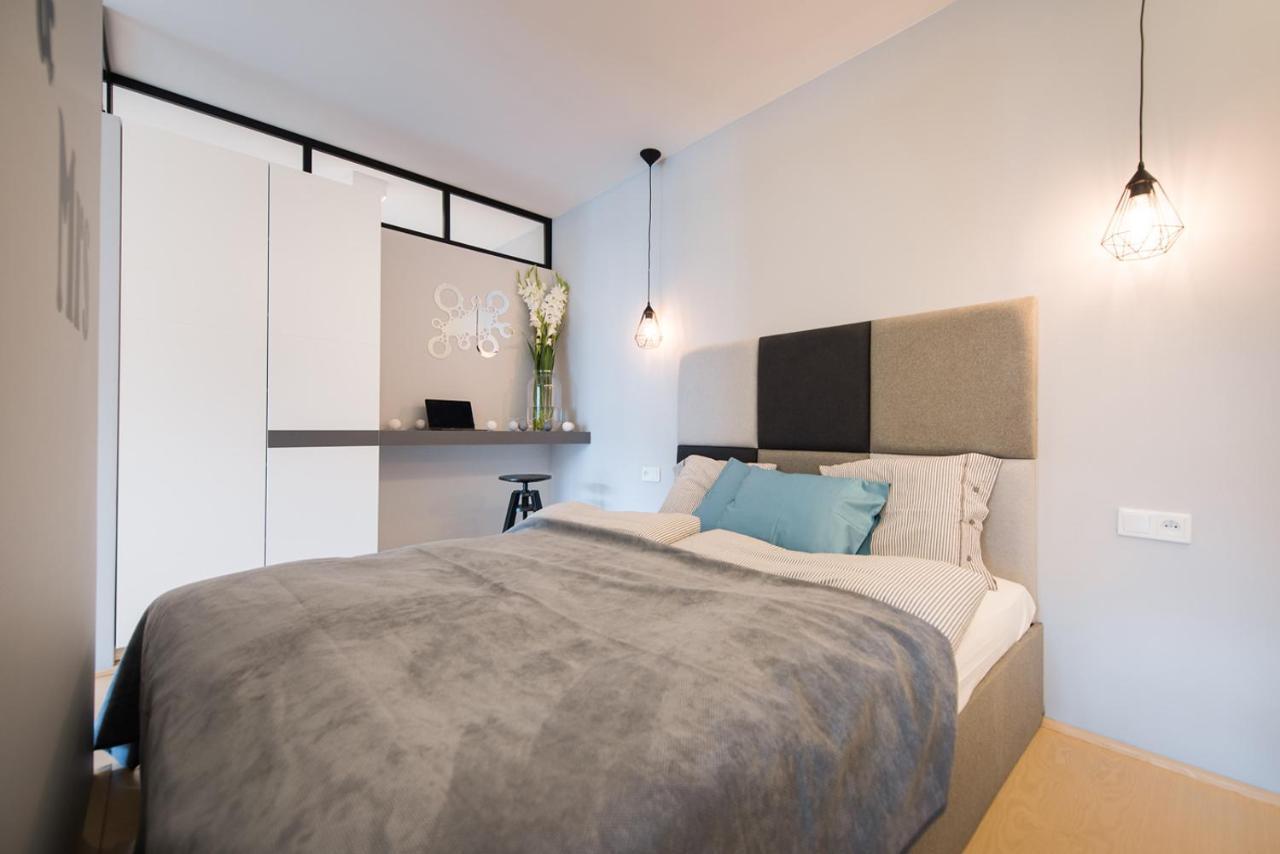 Premium Apartment For Old Town & Jewish Quarter - Balcony Plus Pool Onsite Krakow Exterior photo