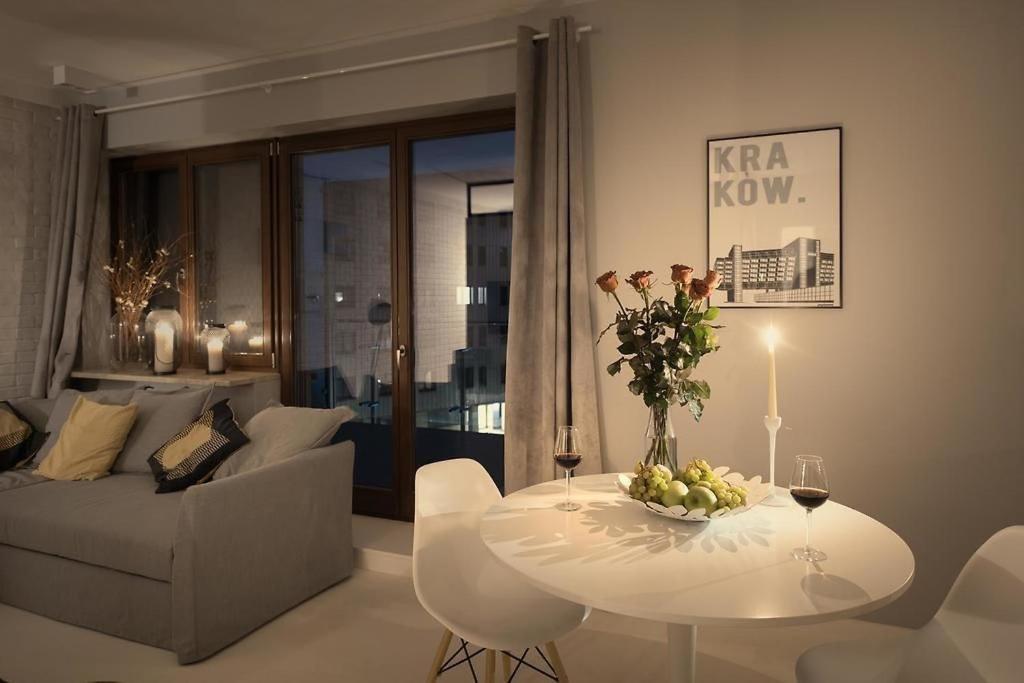 Premium Apartment For Old Town & Jewish Quarter - Balcony Plus Pool Onsite Krakow Exterior photo