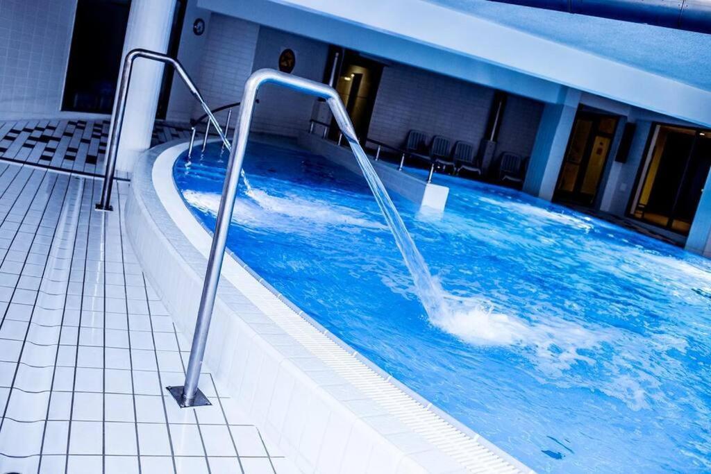 Premium Apartment For Old Town & Jewish Quarter - Balcony Plus Pool Onsite Krakow Exterior photo